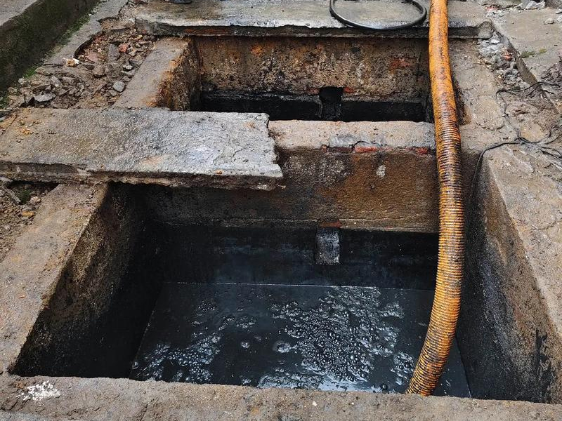 华阳清理化粪池